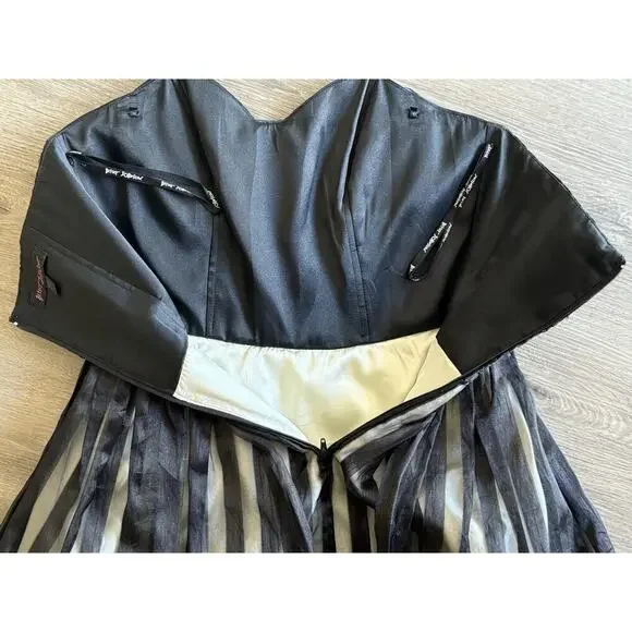 Betsy Johnson Rouched Corset, Fit And Flare Black Babydoll Dress Size 4 - Picture 11 of 16